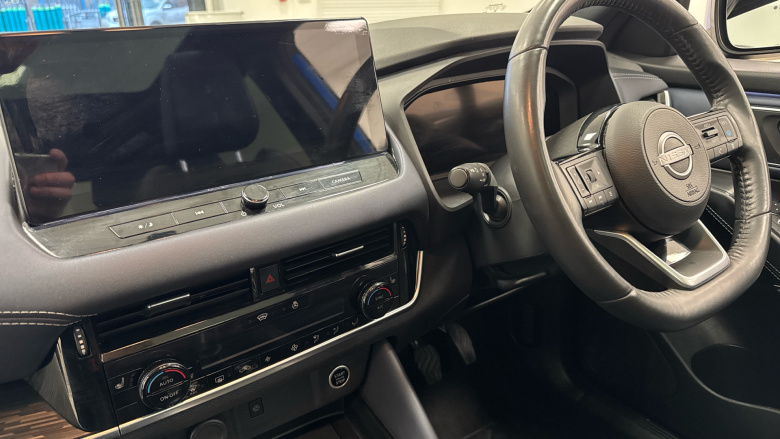 Nissan Qashqai 1.3 DiG-T MH Tekna 5dr Petrol Hatchback